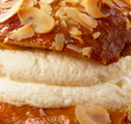 Karlsbadersemla med kokosfyllning