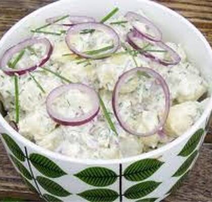 Potatisallad med nektariner och bearnaisesås