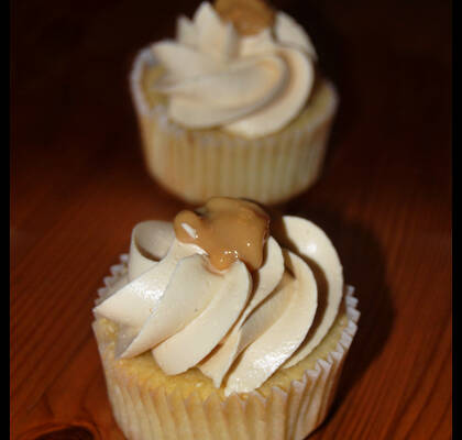 Dulce de leche cupcakes