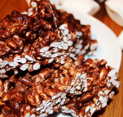 Knapriga chokladrutor med rice crispies