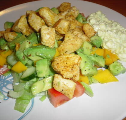 Kycklingsallad med mango och chiliavocado