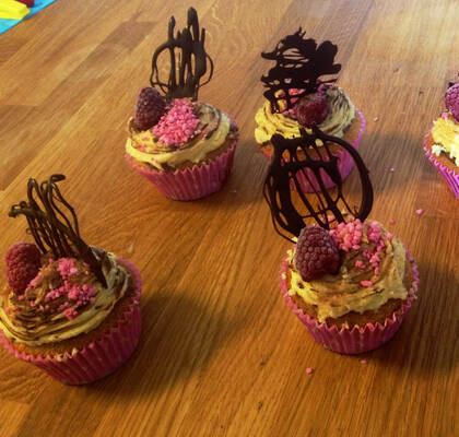 Mikaela's vanilla cupcake's with chocolate suprise