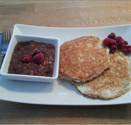 Bananpannkaka med smak av kardemumma + Choklad-bananmousse