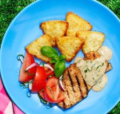 Provensalska fläskkotletter med rösti och tomatsallad