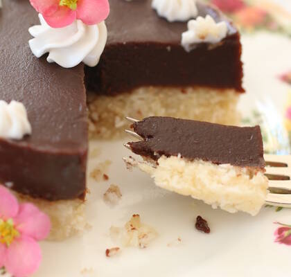 Glutenfri chokladkaka med kokosbotten