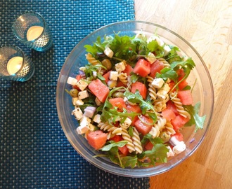 Vannmelonsalat med pasta og fetaost ♫♪