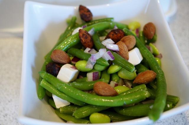 Bønnesalat med feta og tangmandler