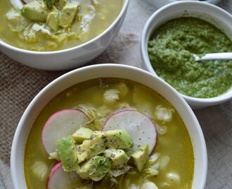 Pozole verde de pollo