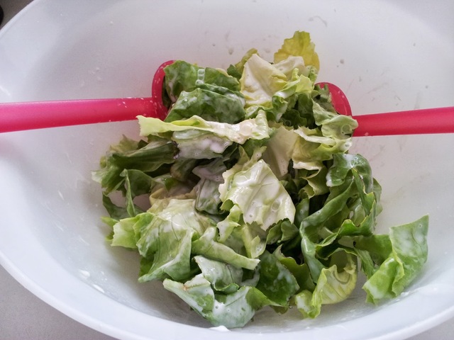 Salat med mormor-dressing