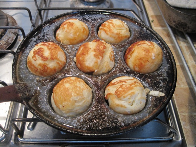 Oldemors æbleskiver med gær og kærnemælk