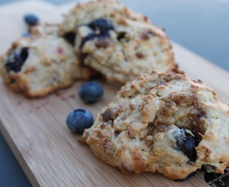 De skønneste blåbær scones med mandler