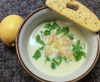 Dejlig blomkålssuppe med rejer og citron