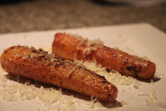 Ristede gulerødder med hvidløg og parmesan