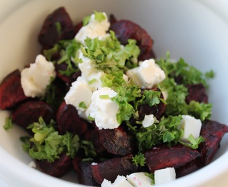 Bagte rødbeder med feta og persille