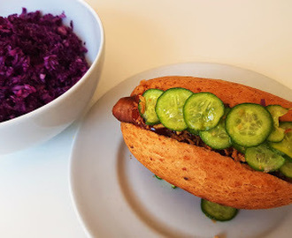 Veganske Hotdogs med Rødkålssalat