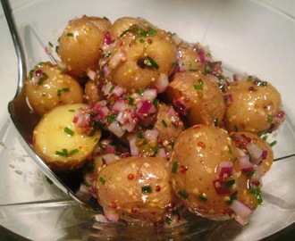 Kartoffelsalat med Rødløg og Sennepsdressing