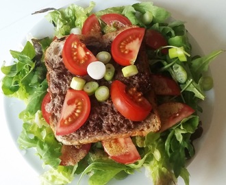 Salat med Pariserbøf