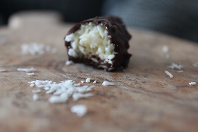 Hjemmelavet bounty – overtrukket med chokolade