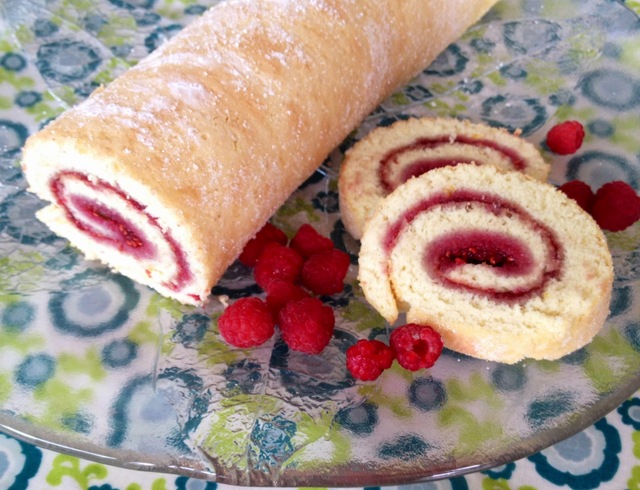 Lækker klassisk roulade (hindbærroulade)