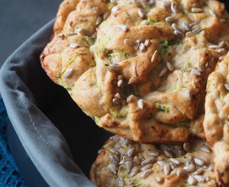 Svampede spelt squashbrud med solsikkekerner og rosmarin