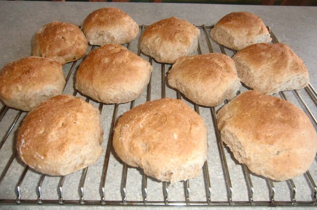 Grovboller med æblegrød og stjerneanis