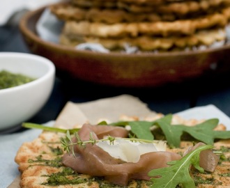 Salte vafler a la pizza med pesto