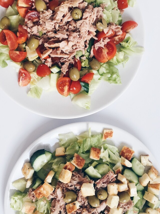 Nemme frokostsalater – opskrifter på græsk salat