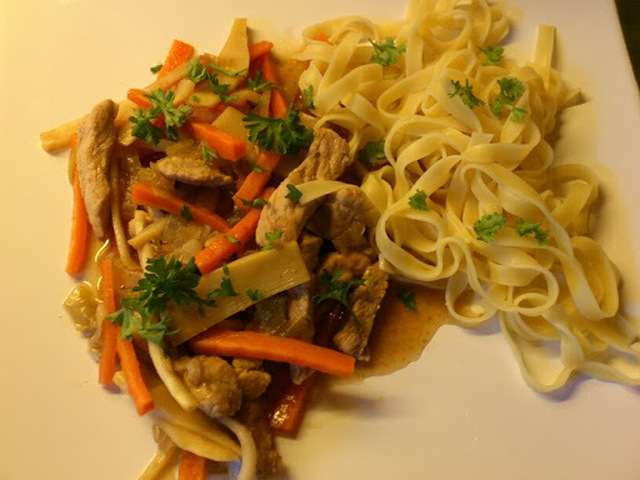 Svin CHOP SUEY med tagliatelle ☼