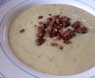 Opskrift; Kartoffel-porrer suppe med rugbrøds croutoner