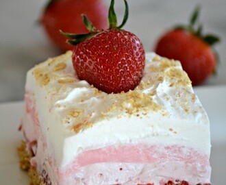 Strawberry Cheesecake Dream Bars