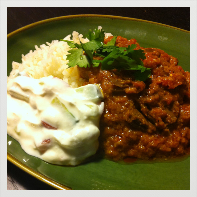 Rogan Josh med Raita