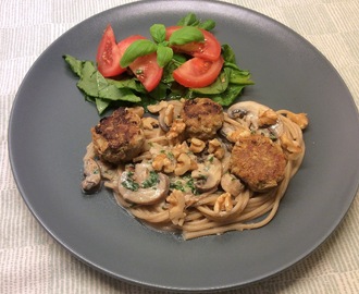 Spaghetti med kødboller, champignon og gorgonzola