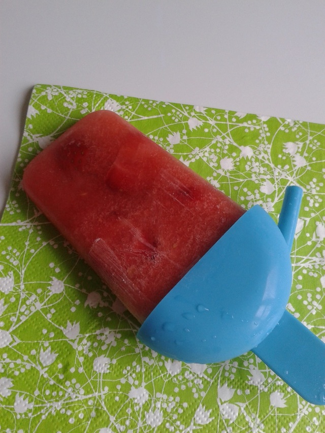 Is med jordbær og vandmelon