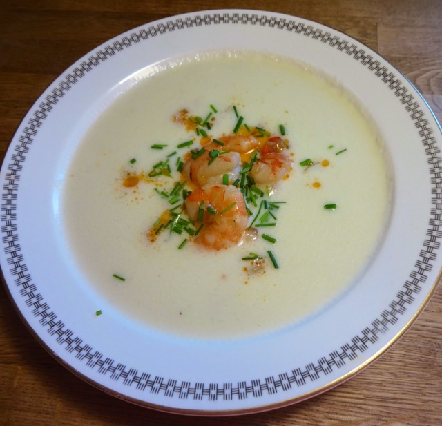 Kremet blomkålsuppe med scampi !