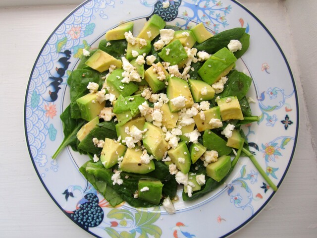 Spinat avocado salat m. feta og citrusdressing