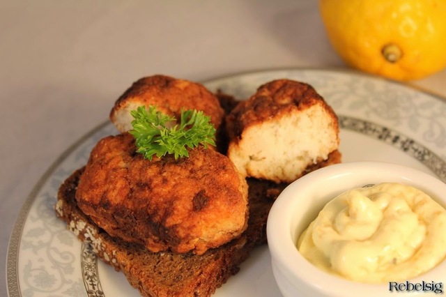 Fiskefrikadeller lavet af torsk