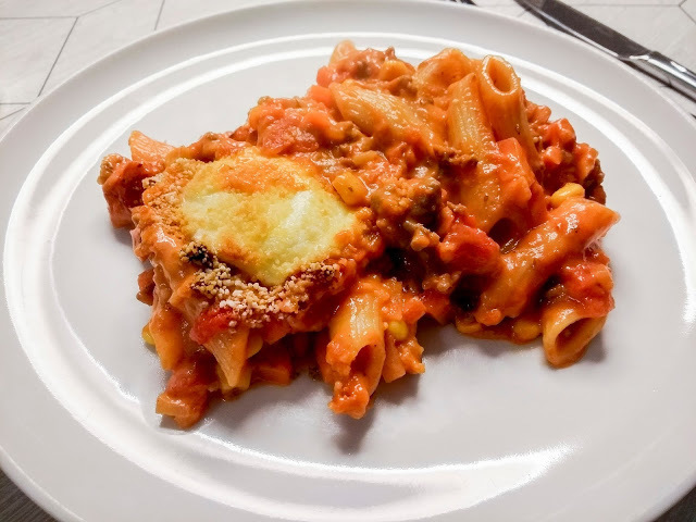 Bagt pasta med oksekød og mozzarella
