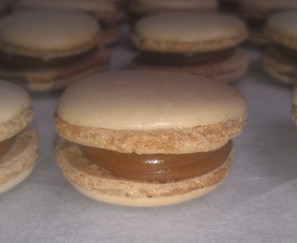 Mokka macarons med saltet caramel 2.