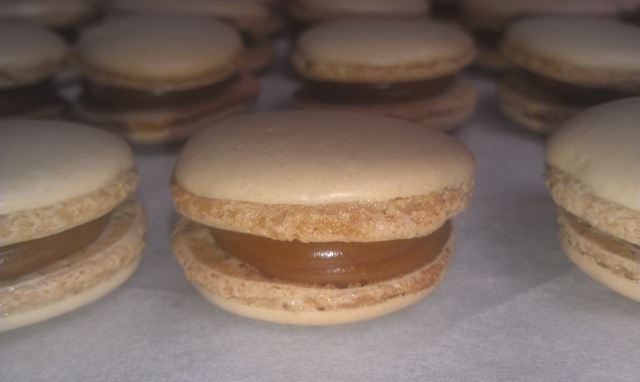 Mokka macarons med saltet caramel 2.