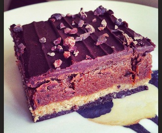 Raw Twix Cake