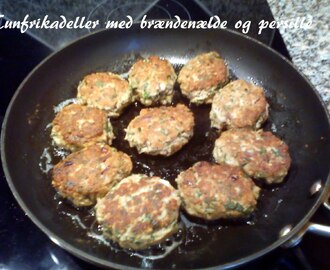 Tunfrikadeller med brændenælde og persille