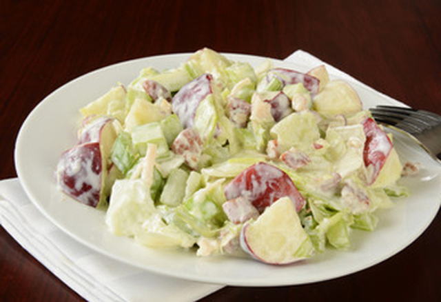 Waldorfsalat - Frisk og nydelig salat der giver dine smagsløg en fest