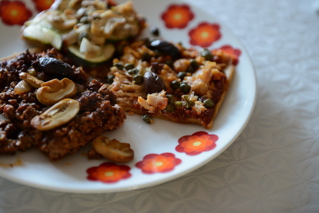 Glutenfri Pizza med Hjemmelavet Tomatsauce