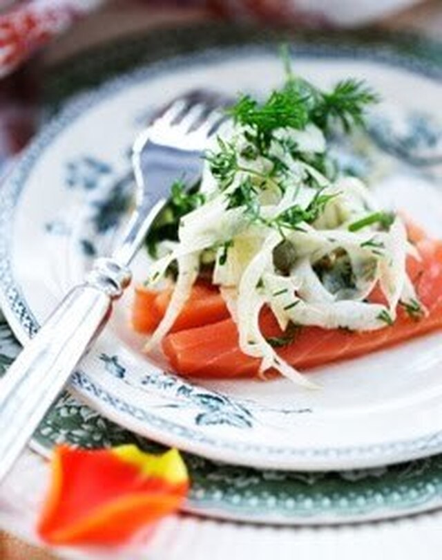 Røget laks med fennikelsalat