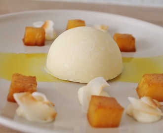 Ananassorbet, karamelliseret ananas, kokos/limecreme og kokoschips