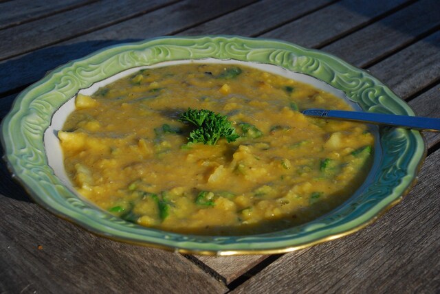 Sommer linse suppe, med citronsmag
