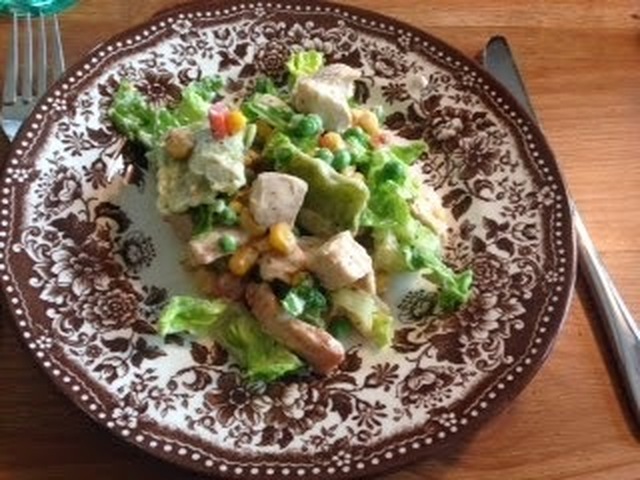 Salat med tortelini og kylling