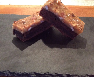 Brownie med crunchie nøddekaramel