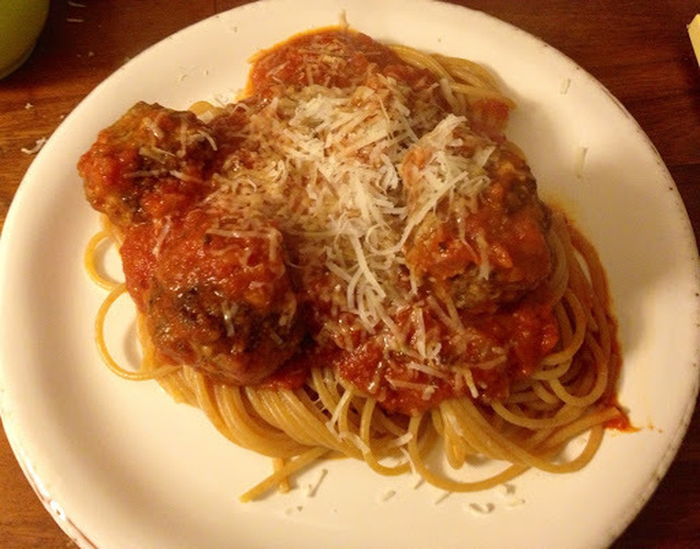 Spaghetti med kødboller i bedste Lady og Vagabonden stil