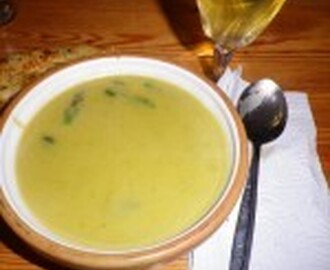 Grøn aspargessuppe